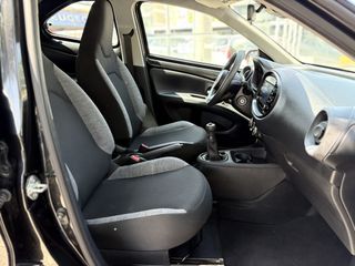Toyota Aygo (X) 2023 72hp 5MT X-Play 1.0-thumb-9