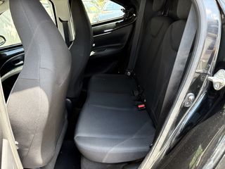 Toyota Aygo (X) 2023 72hp 5MT X-Play 1.0-thumb-11
