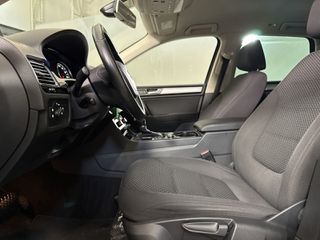 Volkswagen Touareg 2015 3.0D-thumb-6