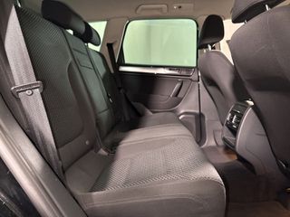 Volkswagen Touareg 2015 3.0D-thumb-8