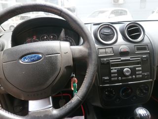 Ford Fiesta 2007-thumb-8