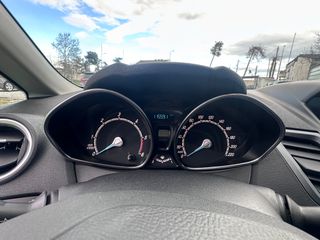 Ford Fiesta 2015 DIESEL-thumb-18