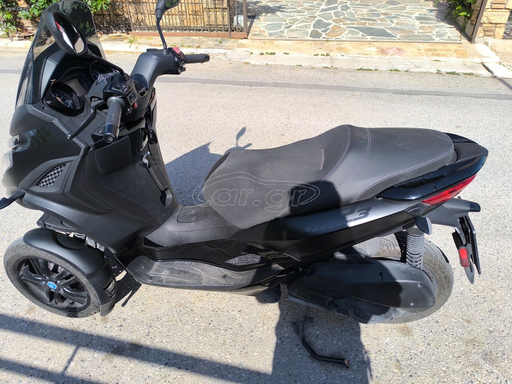 Piaggio MP3 300 2023 HPE DEEP BLACK EDITION