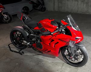 Ducati Panigale V4 2022 Akrapovic - full Carbon