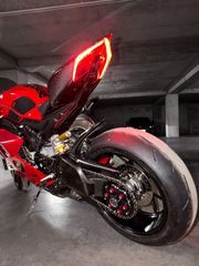Ducati Panigale V4 2022 Akrapovic - full Carbon-thumb-10