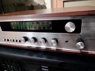 Ράδιοενισχυτής Sylvania, made in USA.