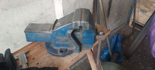 Μέγγενη πάγκου Αγγλίας 90mm πλατος