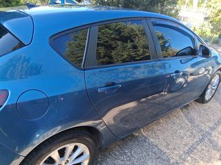 Opel Astra 2013-thumb-5