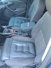 Opel Astra 2013-thumb-18
