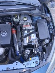 Opel Astra 2013-thumb-23