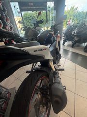 Honda CBR 250 2011 CBR 250R-thumb-4