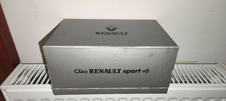 Μινιατούρα 1:18 Universal hobbies Renault Clio trophy N2 Trophy Winner 2000