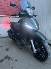 Piaggio Beverly 300i 2015-thumb-5