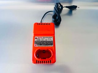 Γνήσιος Ταχυφορτιστής Μπαταριών Makita DC7000 (7.2V)
