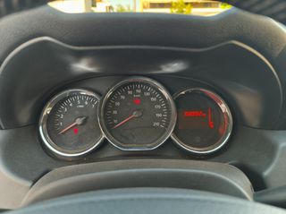Dacia Duster 2016 PRESTIGE FULL EXTRA-thumb-9