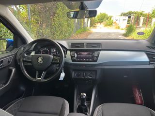 Skoda Fabia 2019 1.0 MPI AMBITION!!-thumb-9