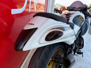 Suzuki GSXR 1300 Hayabusa 2014-thumb-6
