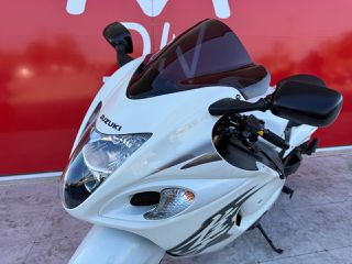 Suzuki GSXR 1300 Hayabusa 2014-thumb-7