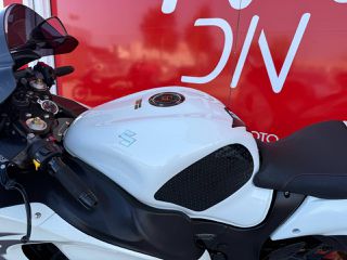 Suzuki GSXR 1300 Hayabusa 2014-thumb-37