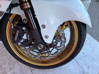 Suzuki GSXR 1300 Hayabusa 2014-thumb-33