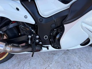 Suzuki GSXR 1300 Hayabusa 2014-thumb-35