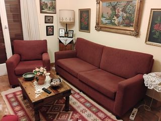 ΠΩΛΕΙΤΑΙ ΕΝΑΣ ΚΑΝΑΠΕΣ ΚΑΙ ΜΙΑ ΠΟΛΥΘΡΟΝΑ