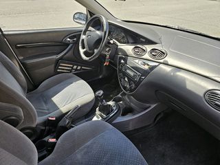 Ford Focus 2003-thumb-1