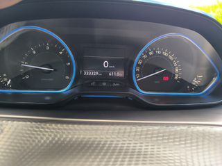 Peugeot 2008 2014 1.6 BLUEHDI 100 ALLURE-thumb-17