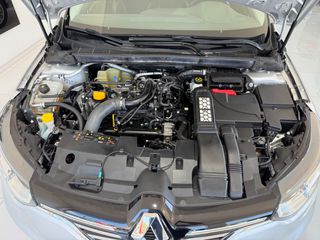 Renault Megane 2017-thumb-37