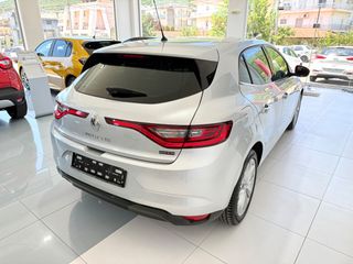 Renault Megane 2017-thumb-8