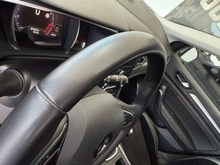 Renault Megane 2017-thumb-15