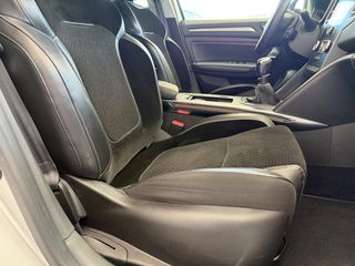 Renault Megane 2017-thumb-20