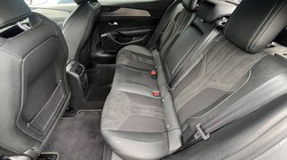 Peugeot 408 2024 1.6 HYBRID PLUG-IN 180HP GT-thumb-29