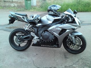 Honda CBR 1000RR 2007-thumb-3
