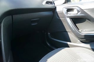Peugeot 208 2019 Allure | Automatic | Navi | Clima | Rear Camera-thumb-39