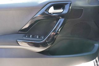 Peugeot 208 2019 Allure | Automatic | Navi | Clima | Rear Camera-thumb-16