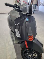 Vespa GTS Super Sport 300 2024
