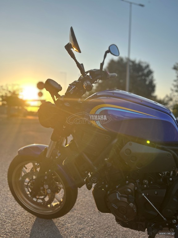 Yamaha XSR 700 2024