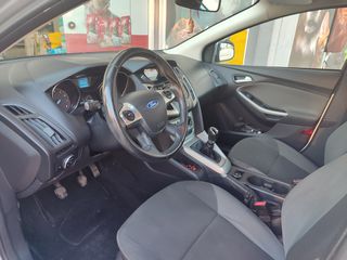 Ford Focus 2012-thumb-2