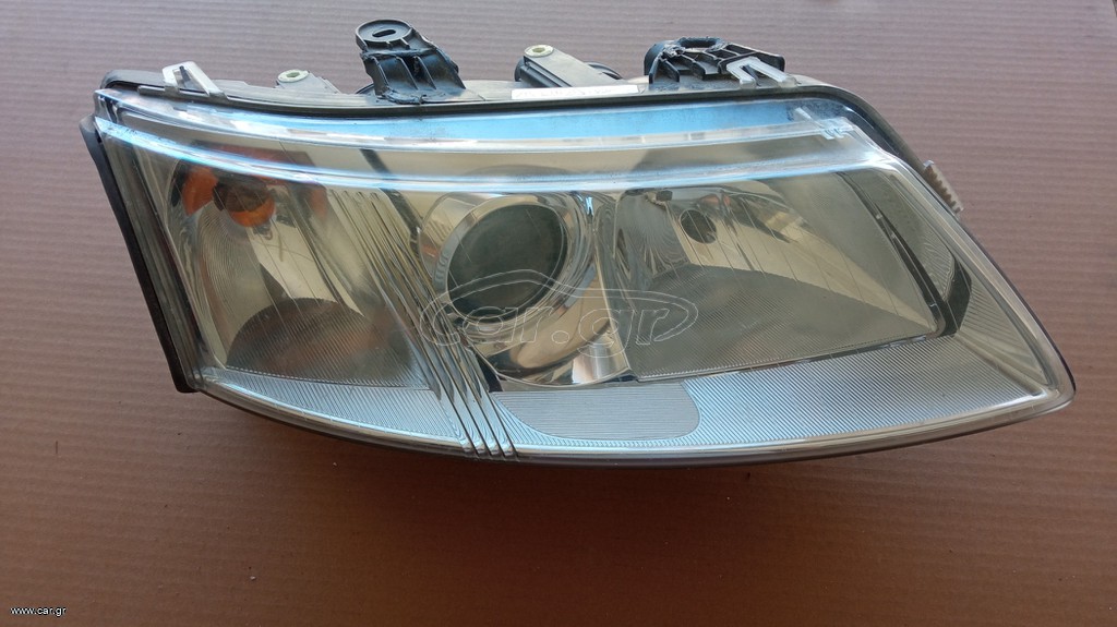 Φανάρι εμπρός δεξιό SAAB 9.3