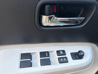 Suzuki Ignis 2018 midle hybrid-thumb-23