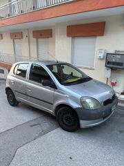 Toyota Yaris 2000