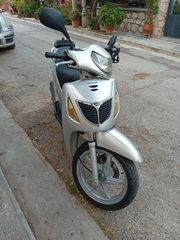 Honda SH 125 2004-thumb-2