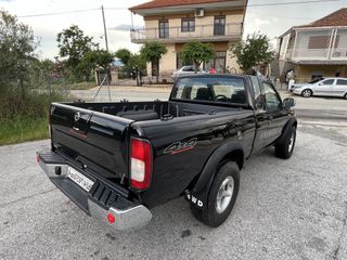 Nissan Navara 2001-thumb-8