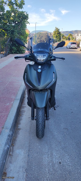 Piaggio Beverly 300 2024 HPE