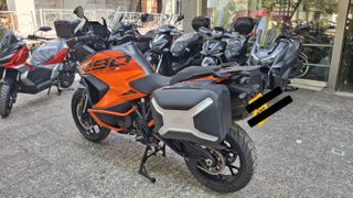 KTM 1290 Super Adventure 2023-thumb-5