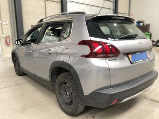 Peugeot 2008 2018 1.2 PURETECH 110 ALLURE-thumb-2