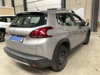 Peugeot 2008 2018 1.2 PURETECH 110 ALLURE-thumb-3