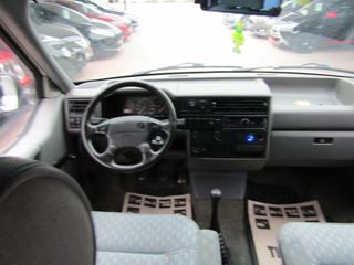 Volkswagen 1993 T4 CALIFORNIA ''PRODRIVE'-thumb-31