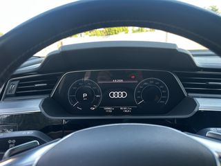 Audi e-tron 2020 Sportback 55 quattro S line-thumb-9